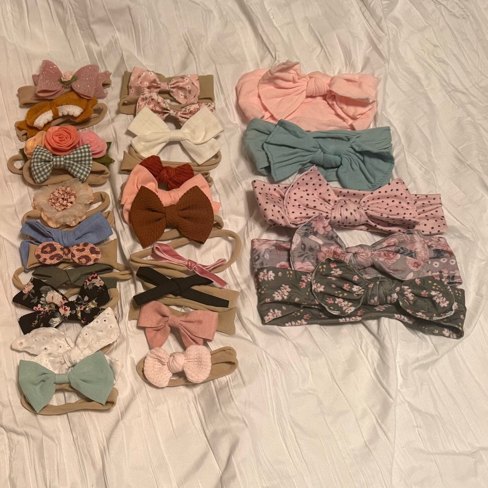 Assorted Kids Hair Accessories Set - Picture 1 of 6